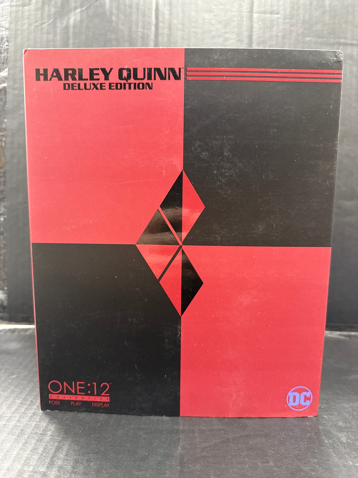 Mezco One:12 DC Harley Quinn Deluxe Edition (Open Box/Complete)