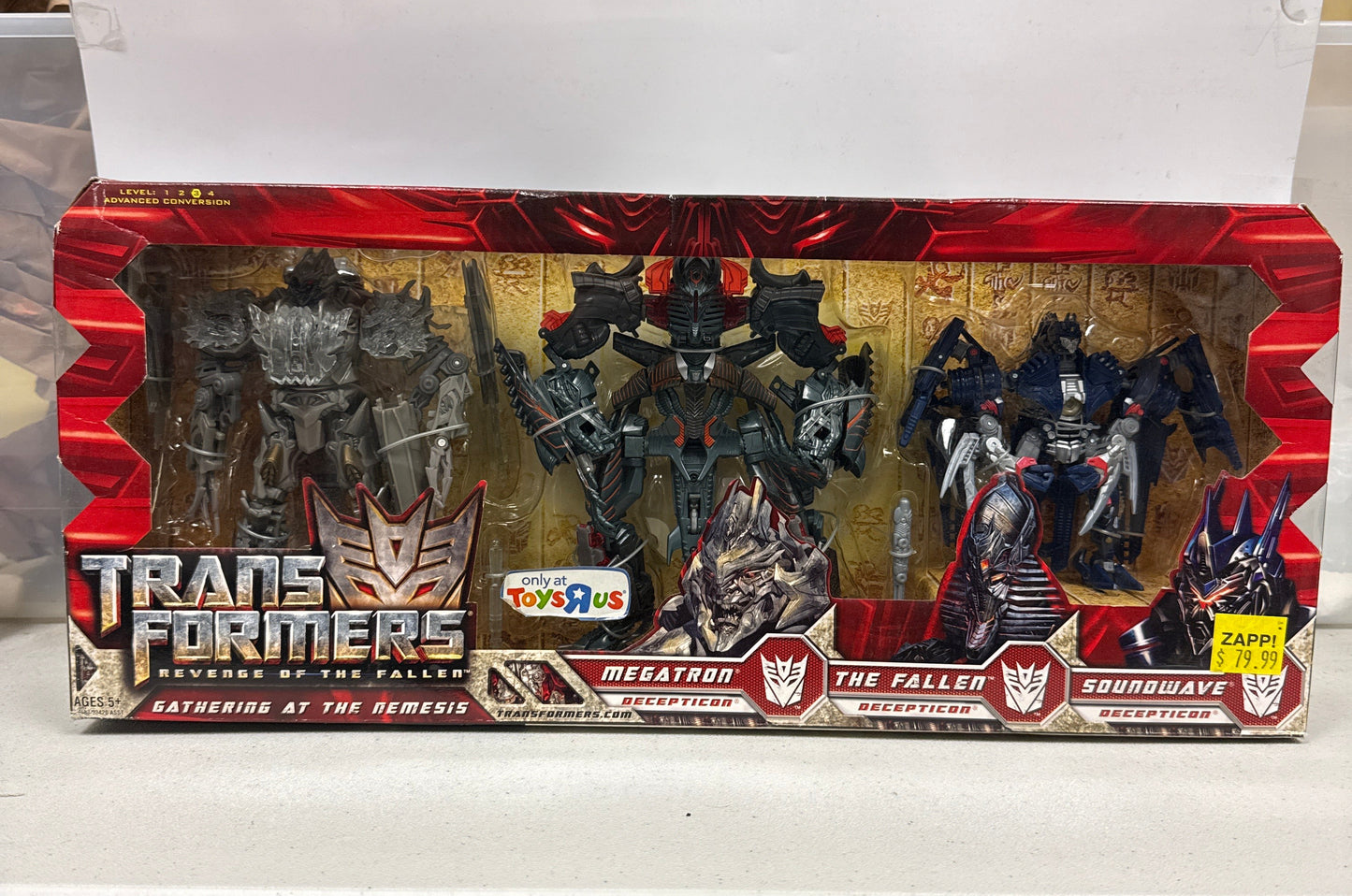 Transformers Revenge of the Fallen Gathering at the Nemesis Megatron, The Fallen, Soundwave, Toys R Us Exclusive 2009 (Non-Mint)