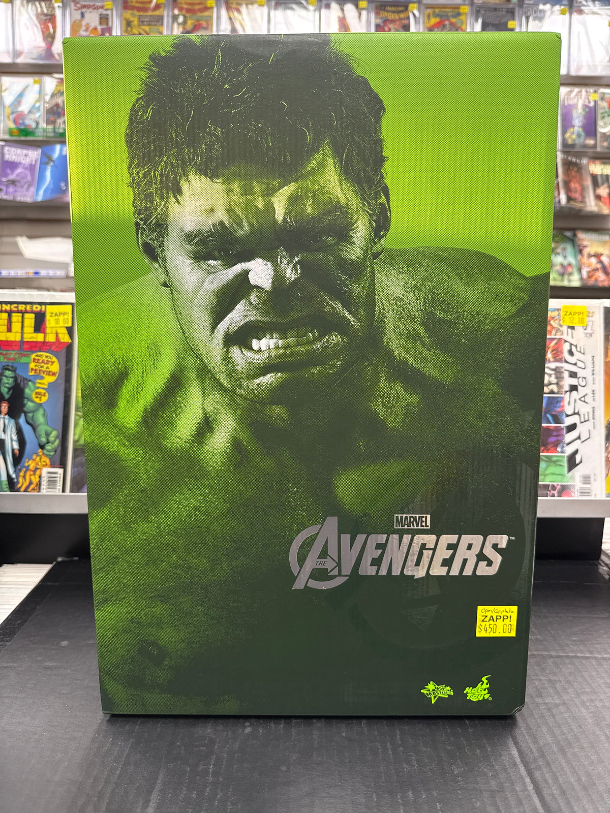Hot Toys Marvel The Avengers The Hulk MMS186 1/6 Scale