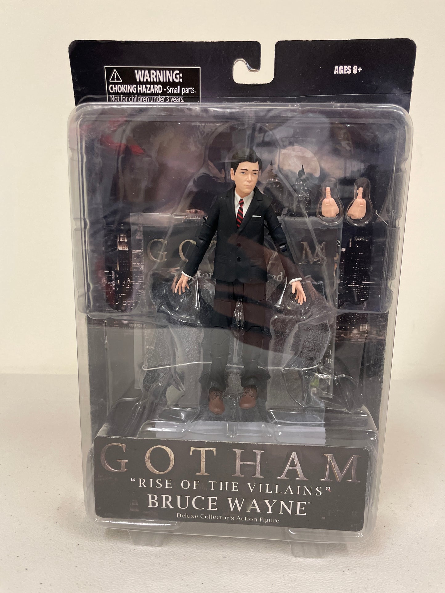 Diamond Select Toys Gotham "Rise of the Villians" Bruce Wayne Deluxe Collector's Figure
