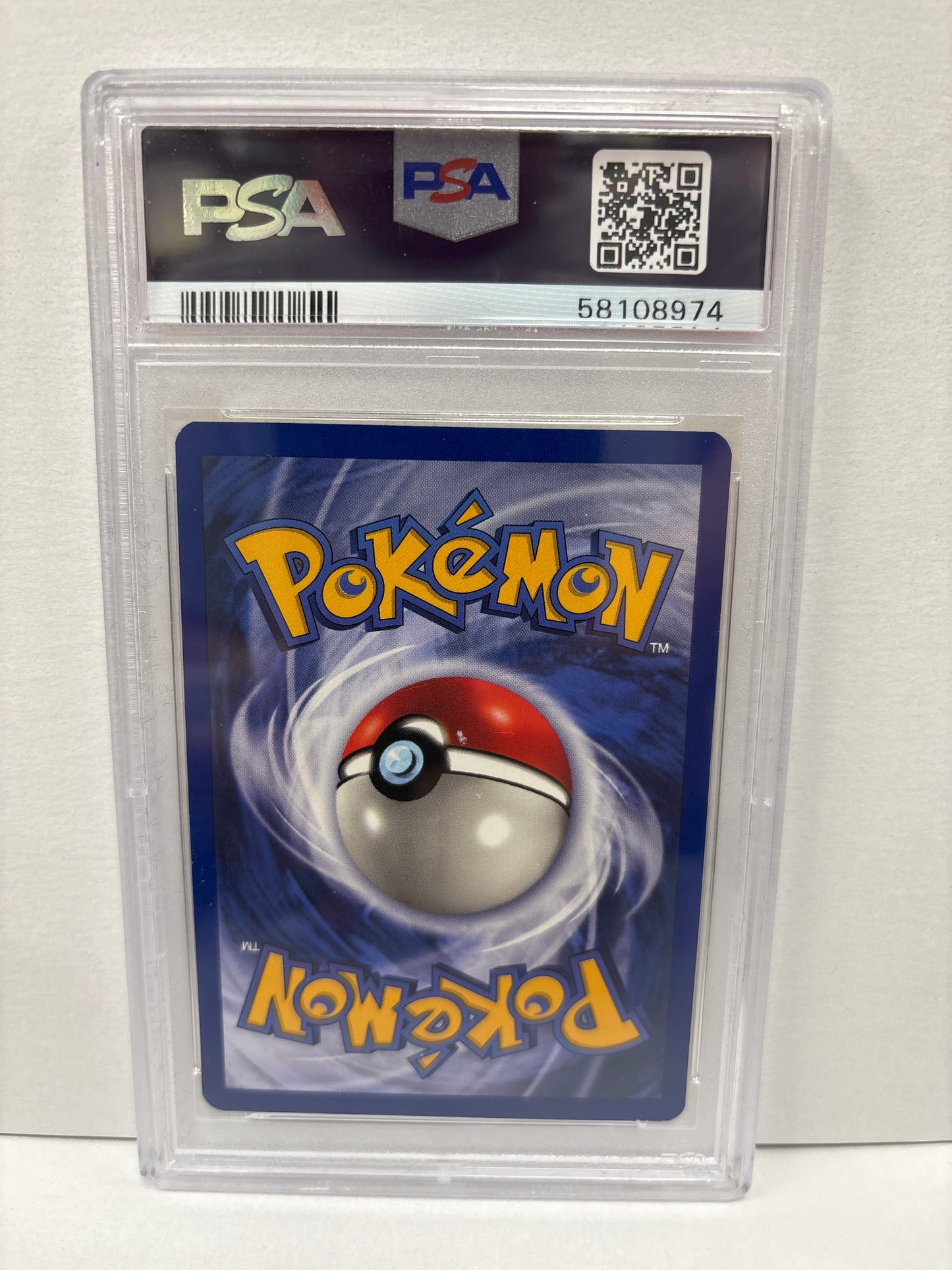 Pokemon Moltres 12/62 (1999) PSA 8