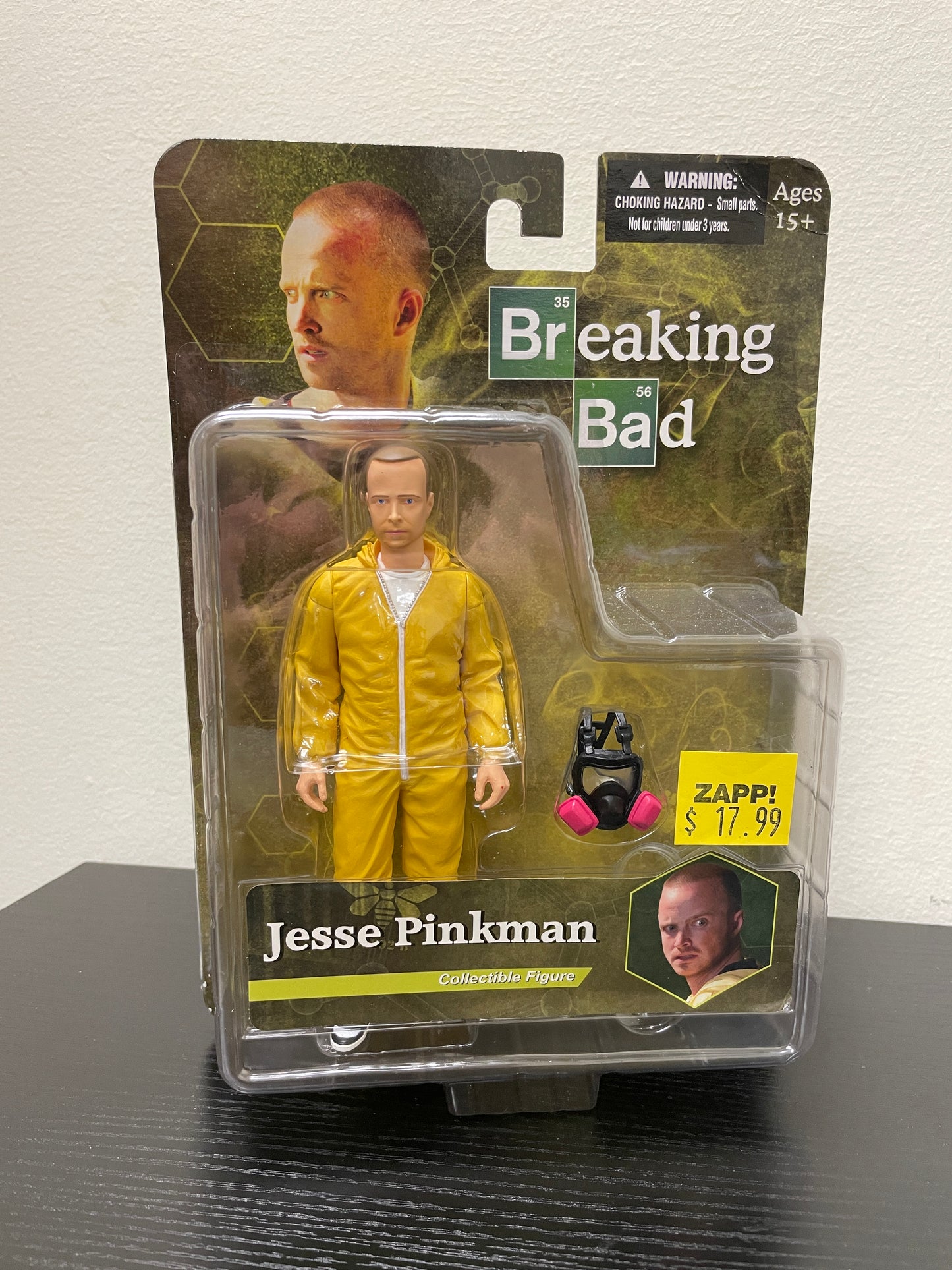 Mezco Toys Breaking Bad Jesse Pinkman Yellow Suit 2014
