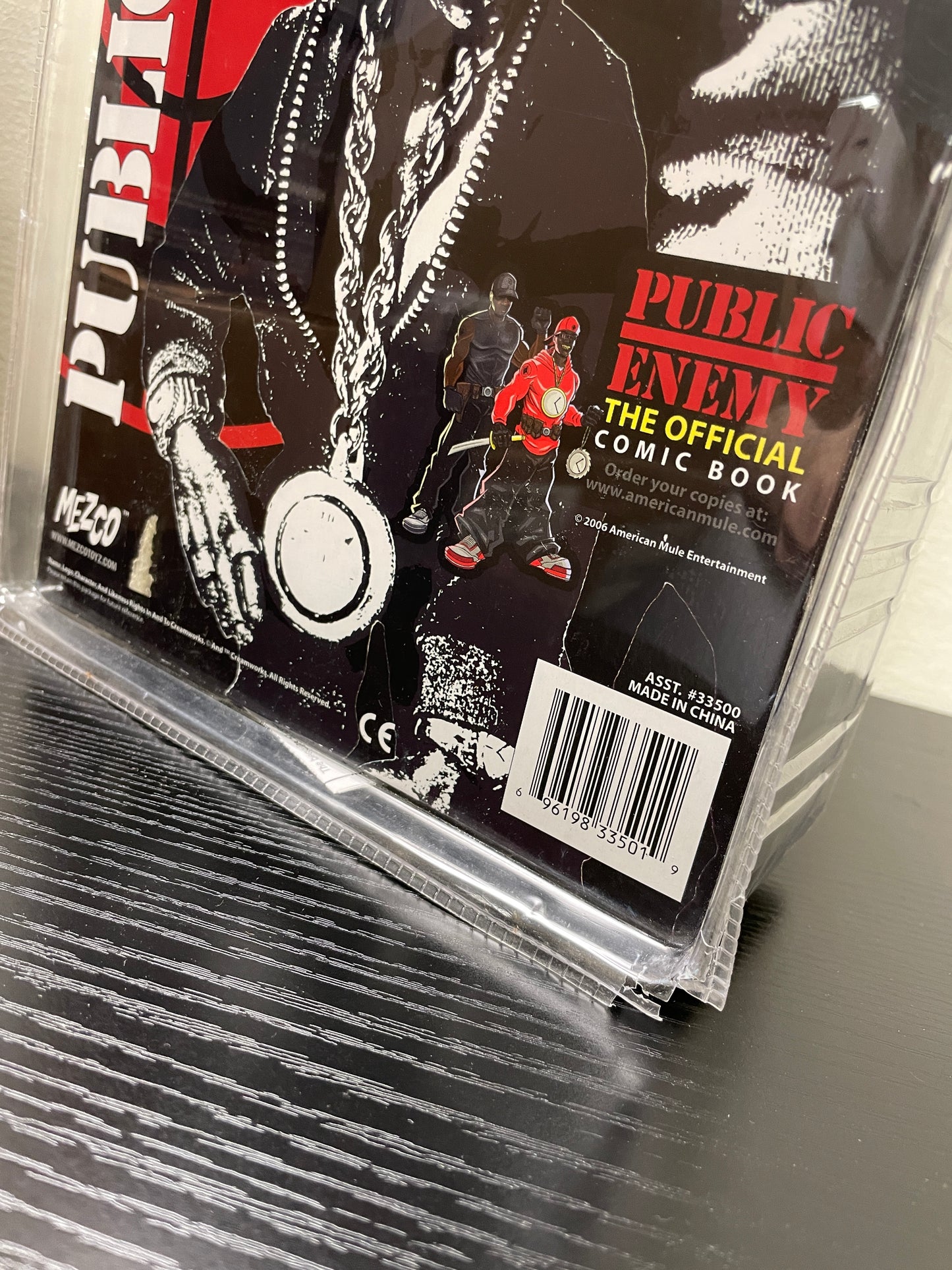 Mezco Toys Public Enemy Chuck D (Box Damage)