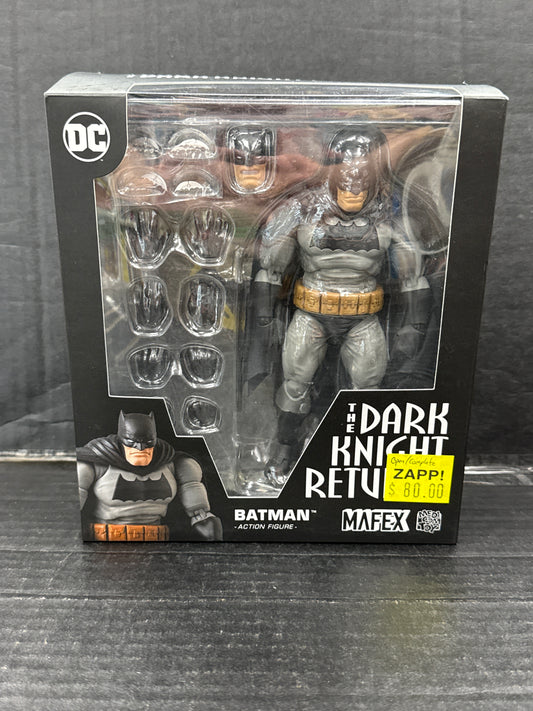 Medicom MAFEX The Dark Knight Returns Batman (Open Box/Complete)