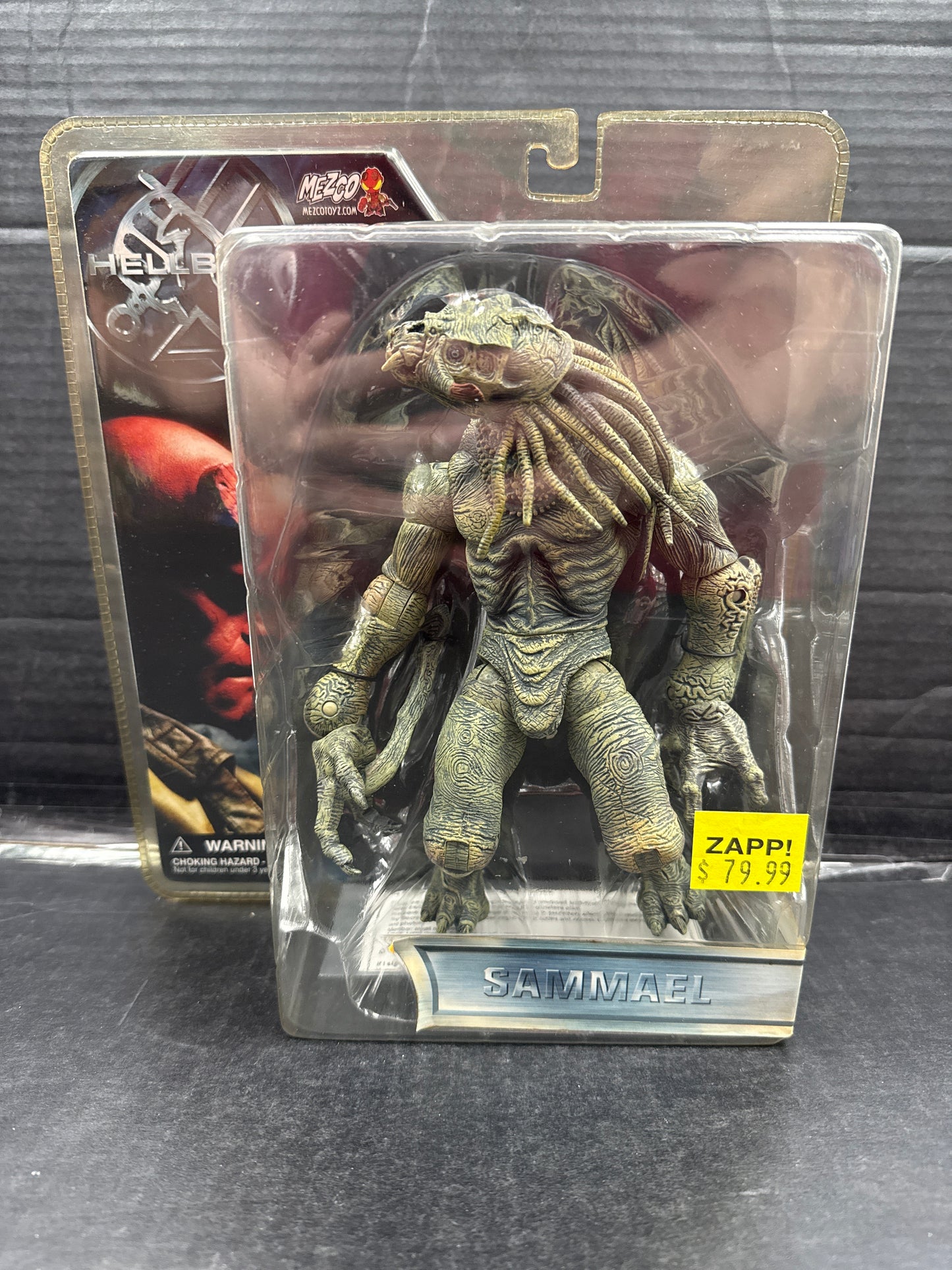 Mezco Hellboy (Movie) Sammael 2004 (Damaged Box)