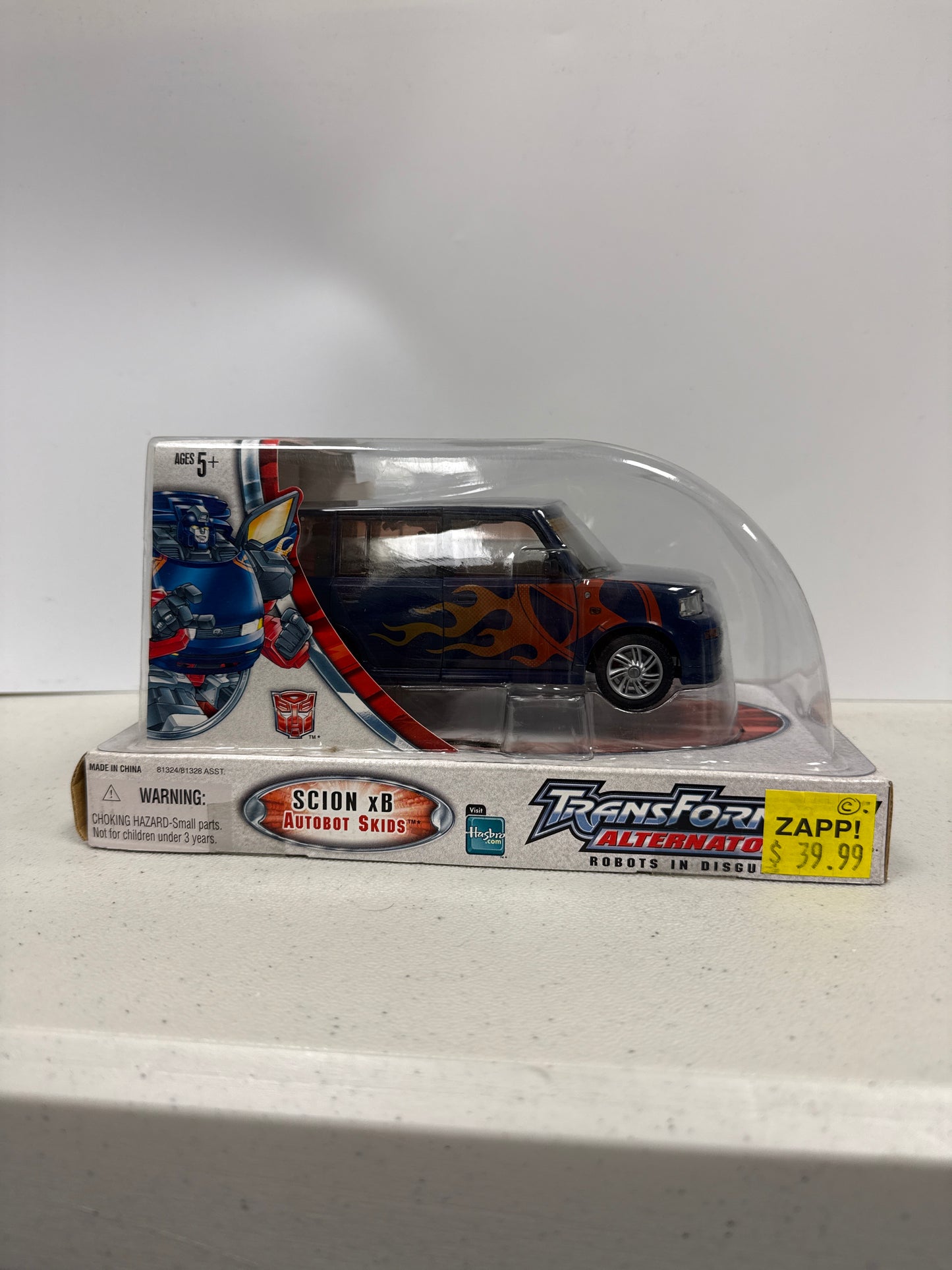 Transformers Alternators Scion xB Autobot Skids 2005 (Box Damage)