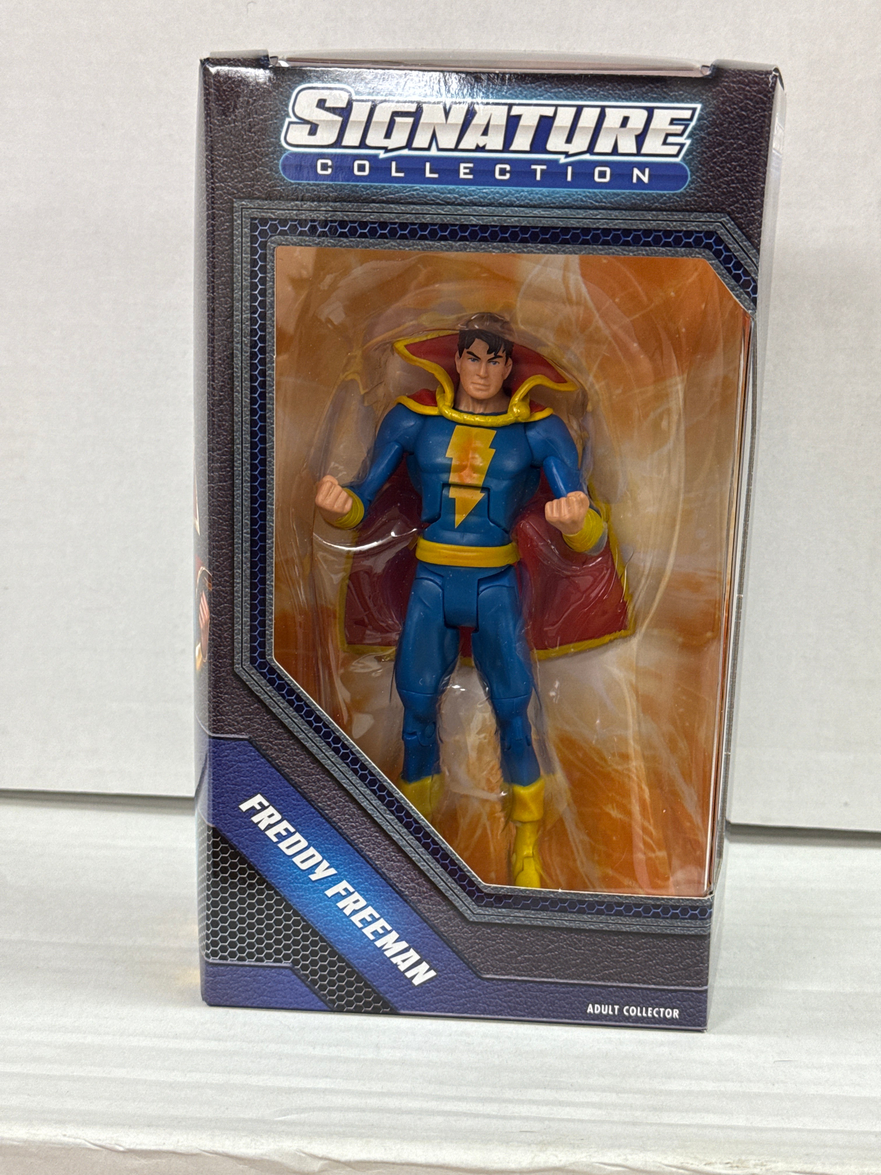 DC Signature Collection Freddy Freeman – Zapp! Comics
