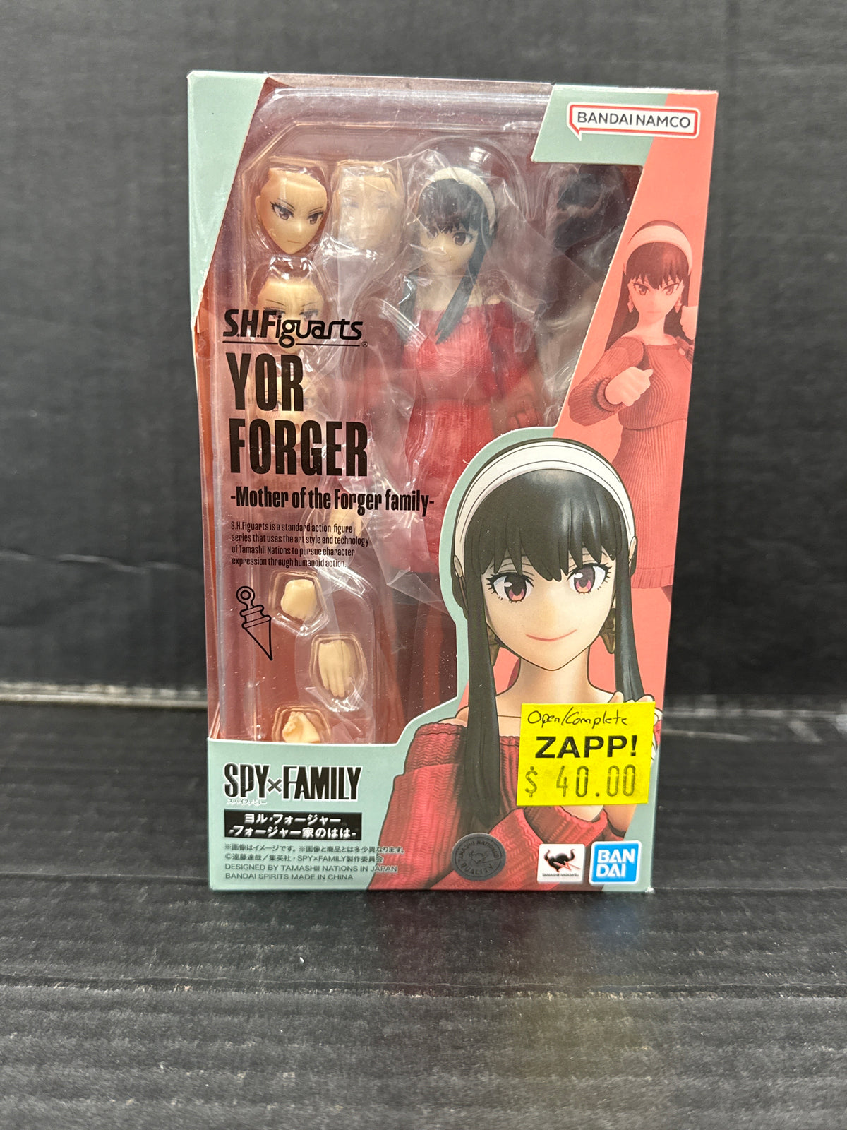 SH Figuarts Spy x Family Yor Forger Mother of the Forger Family (Open/Complete)