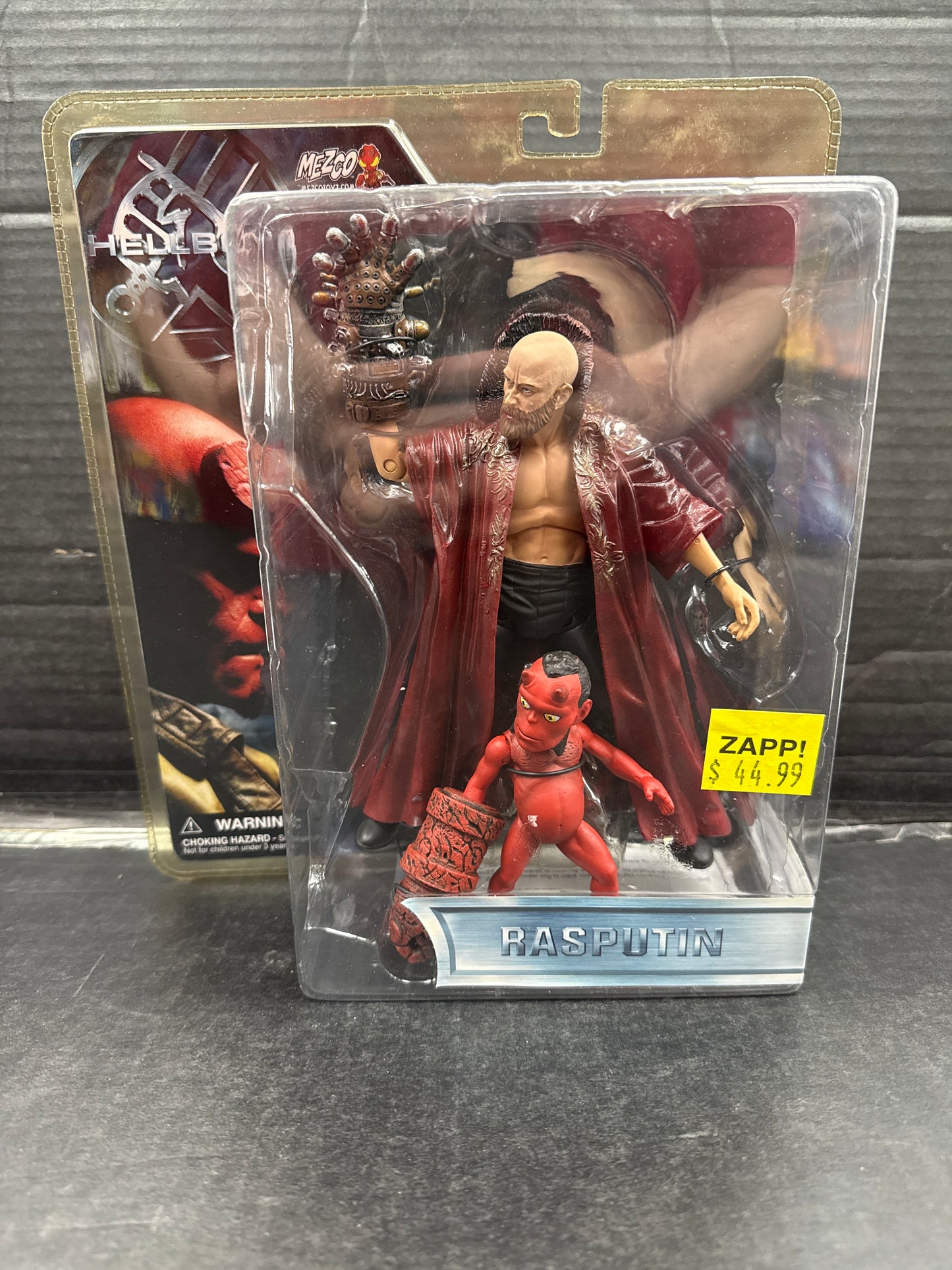 Mezco Hellboy (Movie) Rasputin 2004
