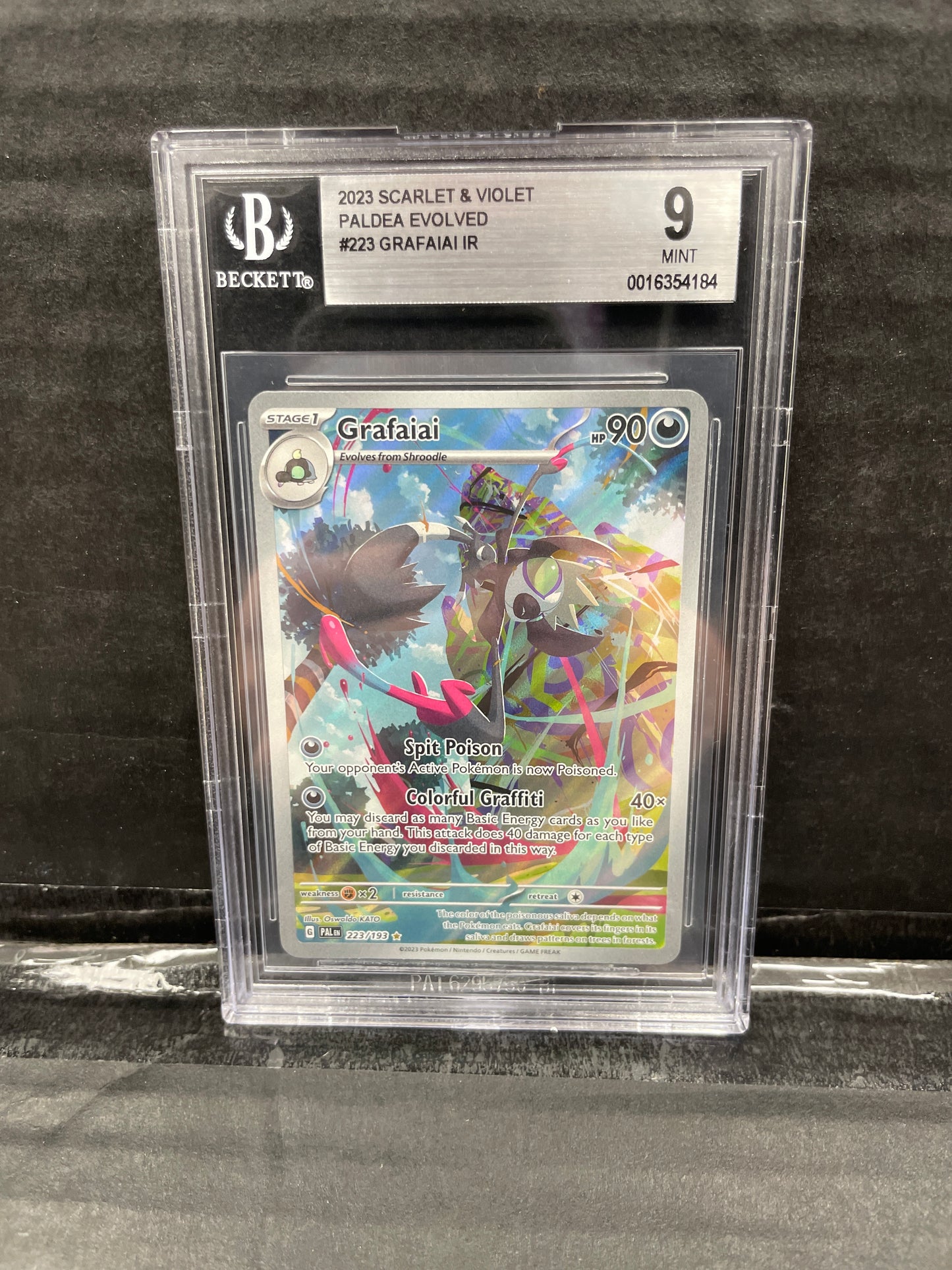 Pokémon Grafaiai IR 223/193 Beckett 9