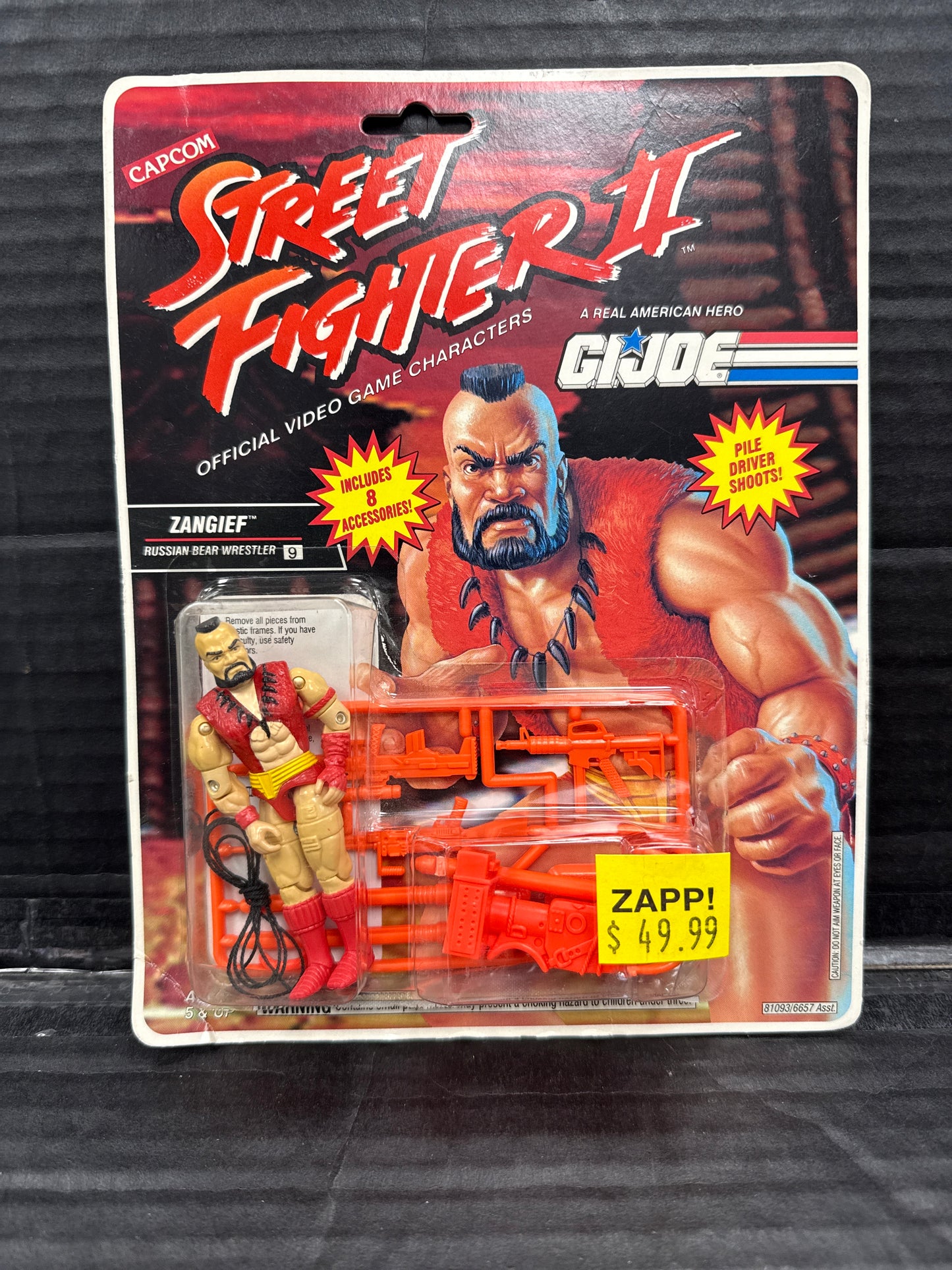 GI Joe Street Fighter II Zangief Hasbro 1993 (Bubble coming off card)